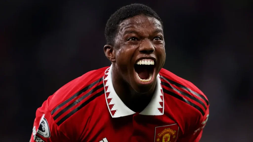 "Manchester United's Tyrell Malacia Joins PSV Eindhoven on Loan for the 2024/25 Season"