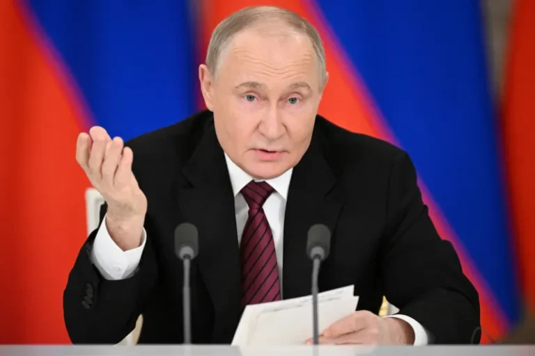 2025-05-10T230413Z_1172690853_RC2BFEA6PG0D_RTRMADP_3_UKRAINE-CRISIS-RUSSIA-1746931686
