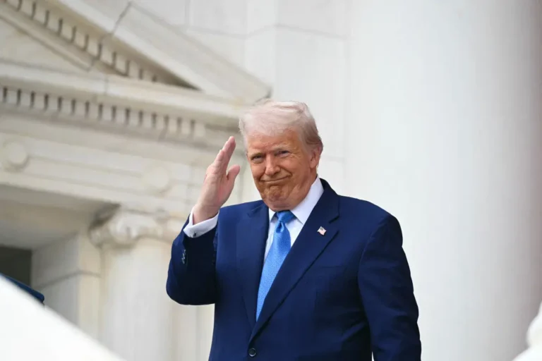 AFP__20250526__487V4Y4__v2__Preview__UsPresidentDonaldTrumpLaysAWreathAtTheTombOfThe