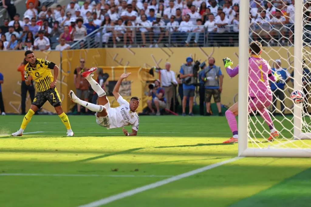 Mbappe-goal-vs-dortmund-at-CWC